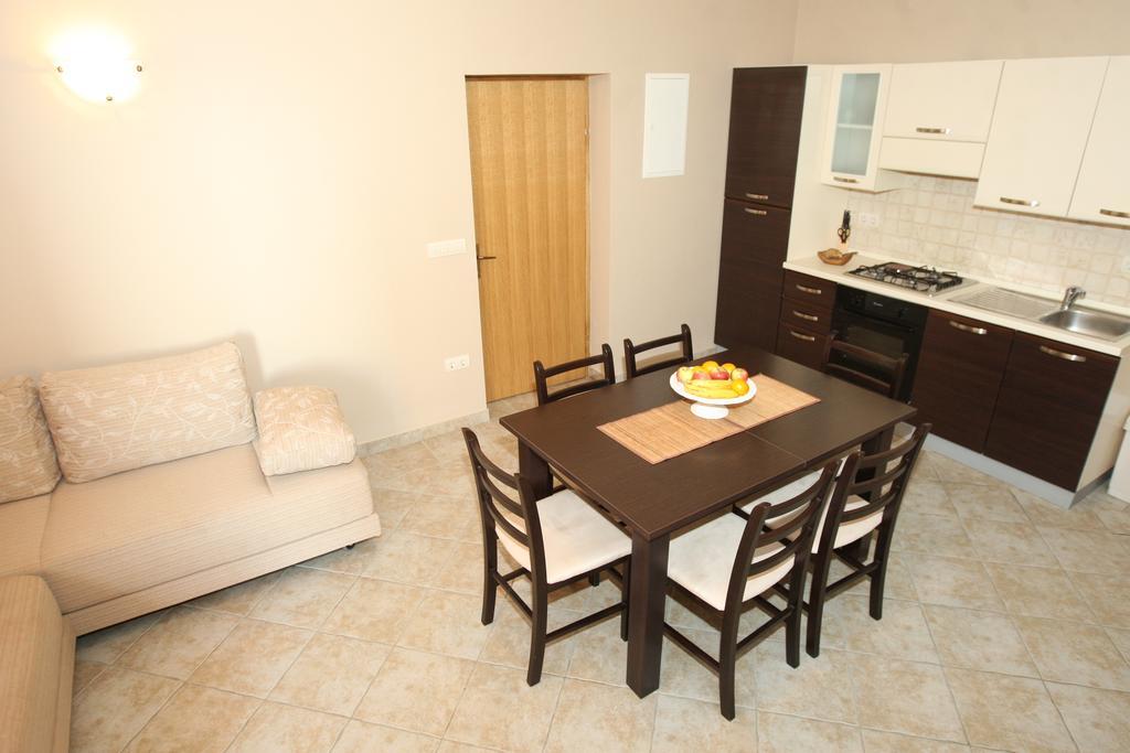 Sea View Apartments Nina Vrsi Szoba fotó