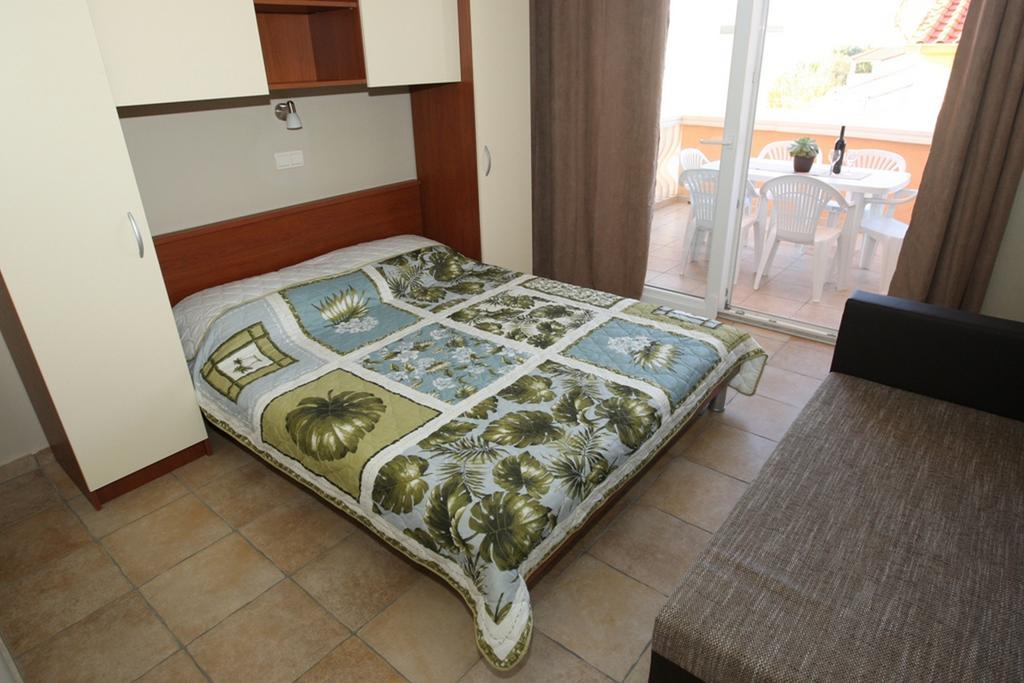 Sea View Apartments Nina Vrsi Kültér fotó